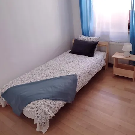 Zdroj アパート *